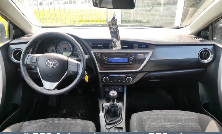 Toyota Auris 1.4 D-4D 2015 full
