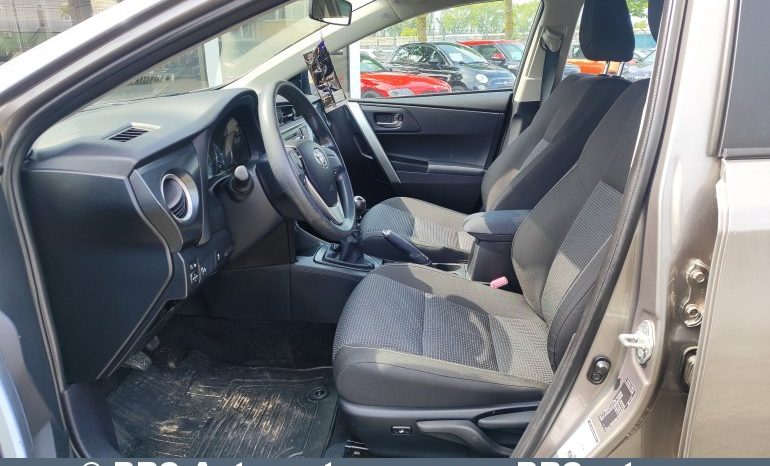 Toyota Auris 1.4 D-4D 2015 full