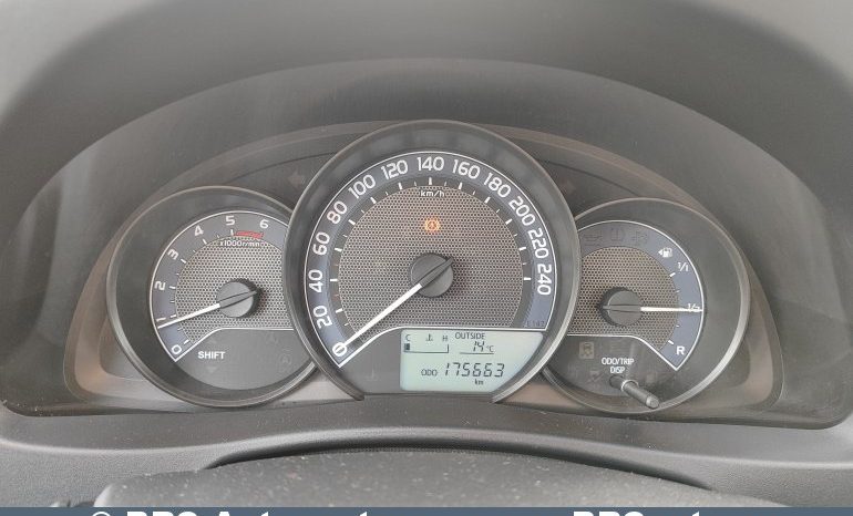 Toyota Auris 1.4 D-4D 2015 full