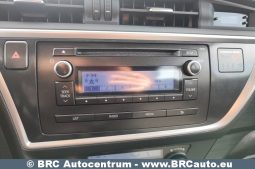 Toyota Auris 1.4 D-4D 2015 full