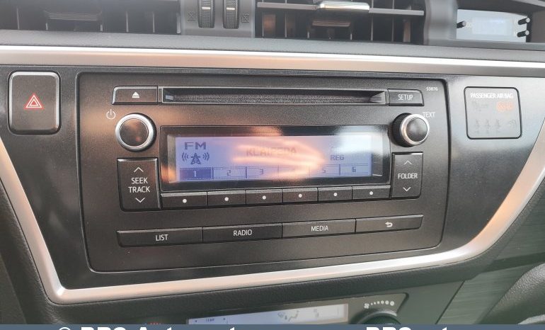 Toyota Auris 1.4 D-4D 2015 full