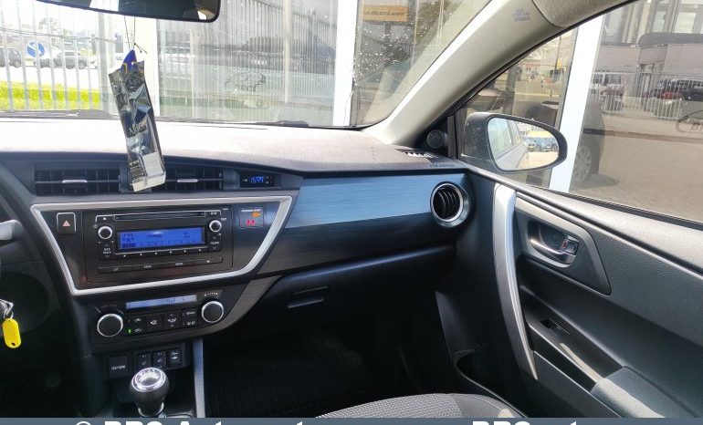 Toyota Auris 1.4 D-4D 2015 full
