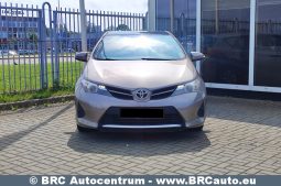 Toyota Auris 1.4 D-4D 2015 full