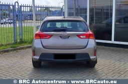 Toyota Auris 1.4 D-4D 2015 full