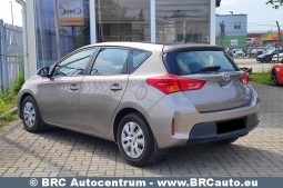 Toyota Auris 1.4 D-4D 2015 full