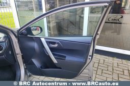 Toyota Auris 1.4 D-4D 2015 full