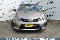 Toyota Auris 1.4 D-4D 2015 full