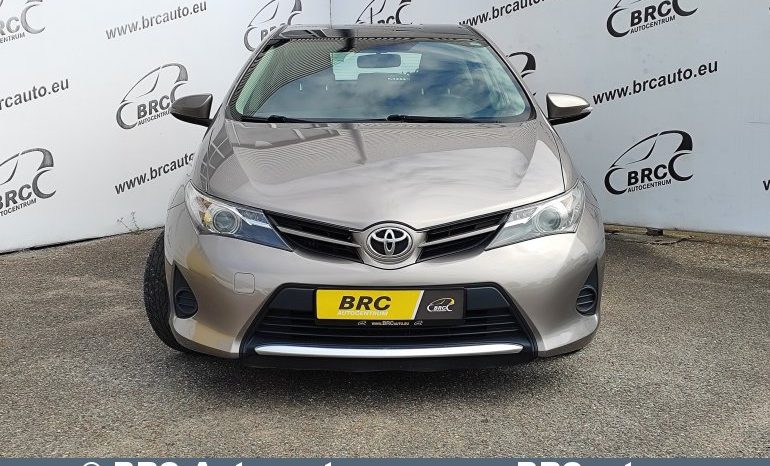 Toyota Auris 1.4 D-4D 2015 full