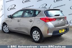 Toyota Auris 1.4 D-4D 2015 full