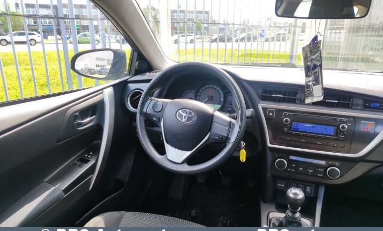 Toyota Auris 1.4 D-4D 2015 full