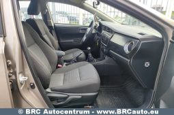 Toyota Auris 1.4 D-4D 2015 full