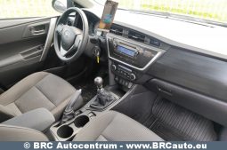 Toyota Auris 1.4 D-4D 2015 full