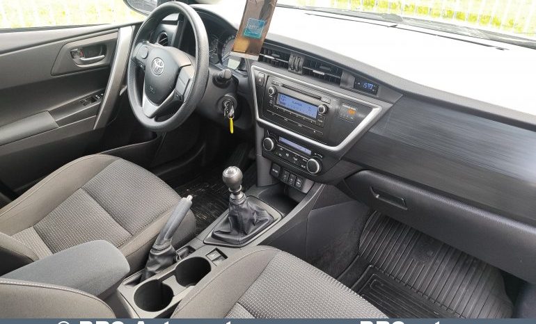 Toyota Auris 1.4 D-4D 2015 full