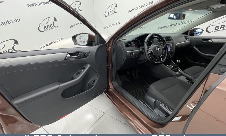Volkswagen Jetta 1.4 TSI 2017 full