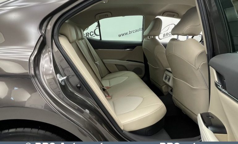 Toyota Camry Sedan 2.5 Hybrid Executive e-CVT 2020 full