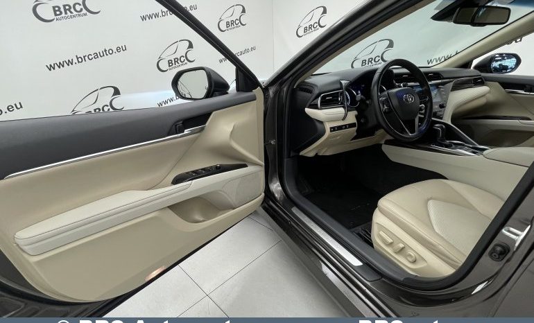Toyota Camry Sedan 2.5 Hybrid Executive e-CVT 2020 full