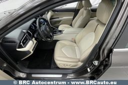 Toyota Camry Sedan 2.5 Hybrid Executive e-CVT 2020 full