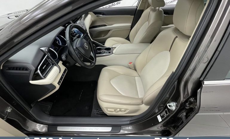 Toyota Camry Sedan 2.5 Hybrid Executive e-CVT 2020 full