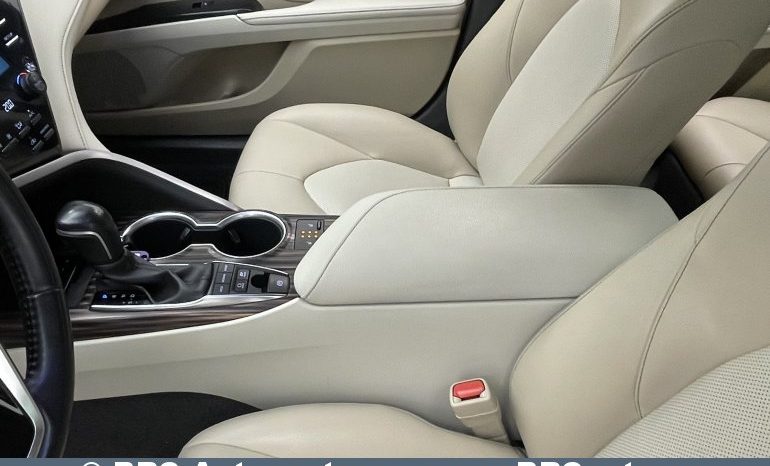 Toyota Camry Sedan 2.5 Hybrid Executive e-CVT 2020 full