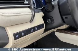 Toyota Camry Sedan 2.5 Hybrid Executive e-CVT 2020 full