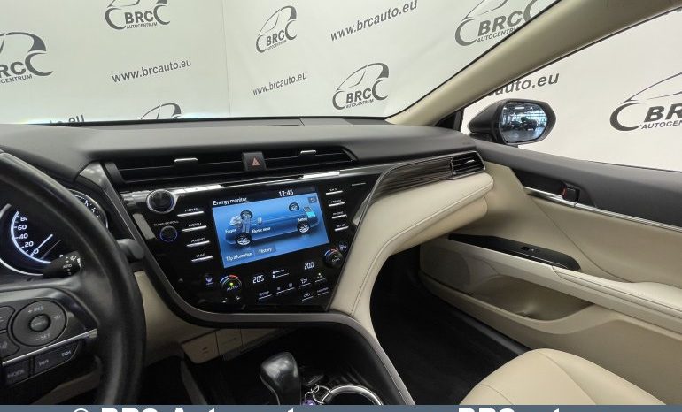 Toyota Camry Sedan 2.5 Hybrid Executive e-CVT 2020 full