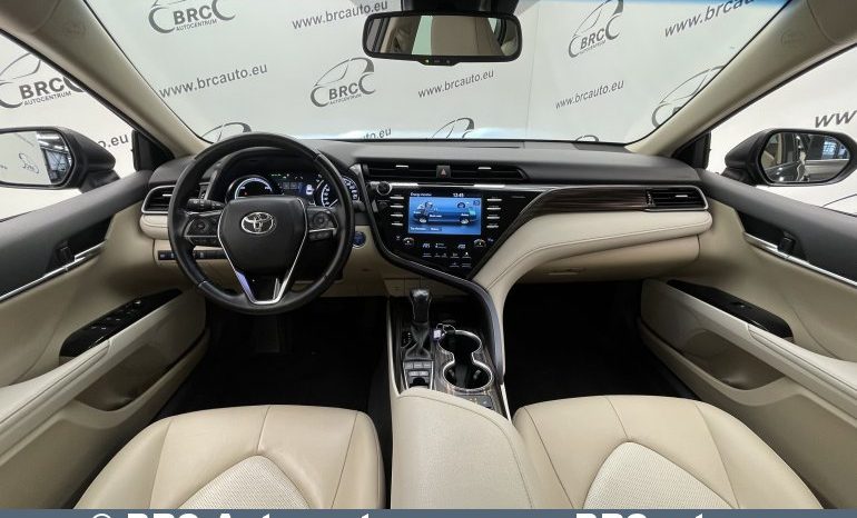 Toyota Camry Sedan 2.5 Hybrid Executive e-CVT 2020 full