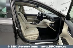 Toyota Camry Sedan 2.5 Hybrid Executive e-CVT 2020 full