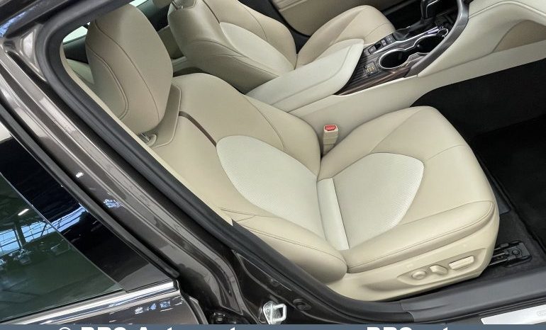 Toyota Camry Sedan 2.5 Hybrid Executive e-CVT 2020 full