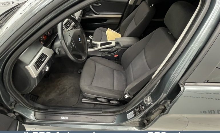 BMW 318 d 2009 full