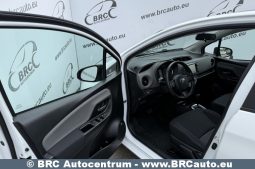 Toyota Yaris 1.5 Hybrid e-CVT Automatas 2017 full