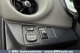 Toyota Yaris 1.5 Hybrid e-CVT Automatas 2017 full