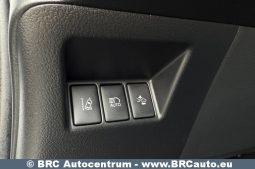 Toyota Yaris 1.5 Hybrid e-CVT Automatas 2017 full