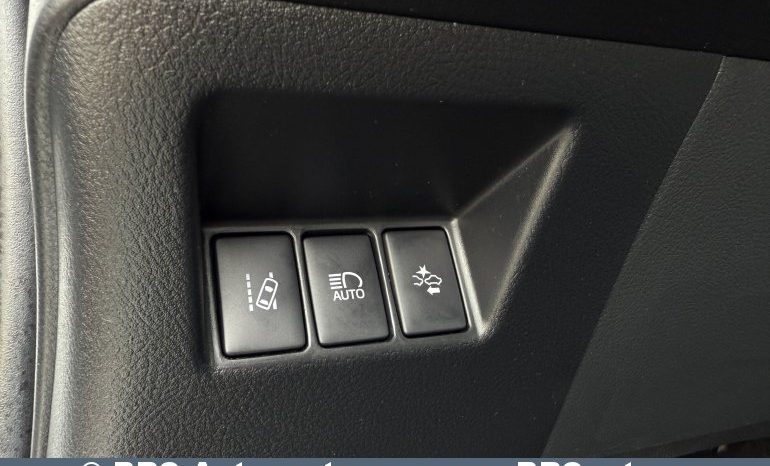 Toyota Yaris 1.5 Hybrid e-CVT Automatas 2017 full