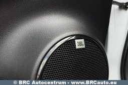 Toyota Yaris 1.5 Hybrid e-CVT Automatas 2017 full