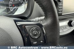 Toyota Yaris 1.5 Hybrid e-CVT Automatas 2017 full