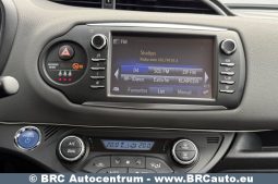 Toyota Yaris 1.5 Hybrid e-CVT Automatas 2017 full