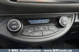 Toyota Yaris 1.5 Hybrid e-CVT Automatas 2017 full