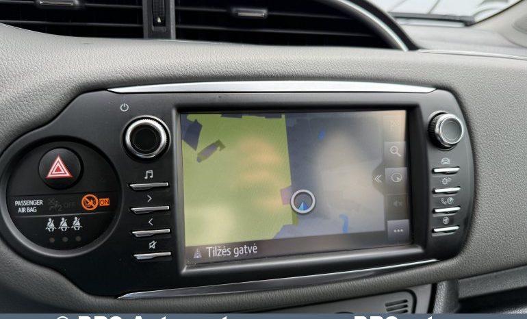 Toyota Yaris 1.5 Hybrid e-CVT Automatas 2017 full