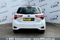 Toyota Yaris 1.5 Hybrid e-CVT Automatas 2017 full