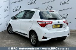 Toyota Yaris 1.5 Hybrid e-CVT Automatas 2017 full