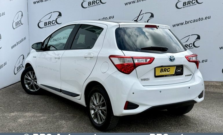 Toyota Yaris 1.5 Hybrid e-CVT Automatas 2017 full