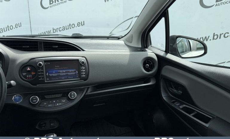 Toyota Yaris 1.5 Hybrid e-CVT Automatas 2017 full