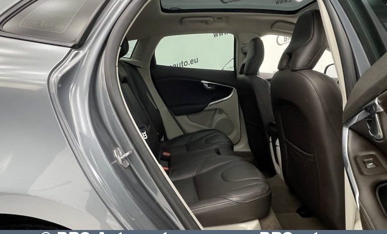 Volvo V40 Cross Country 2.0 Automatas 2016 full