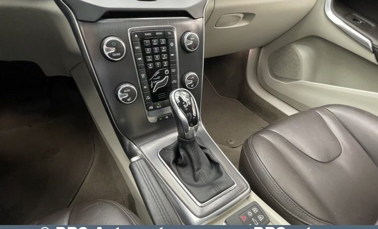 Volvo V40 Cross Country 2.0 Automatas 2016 full