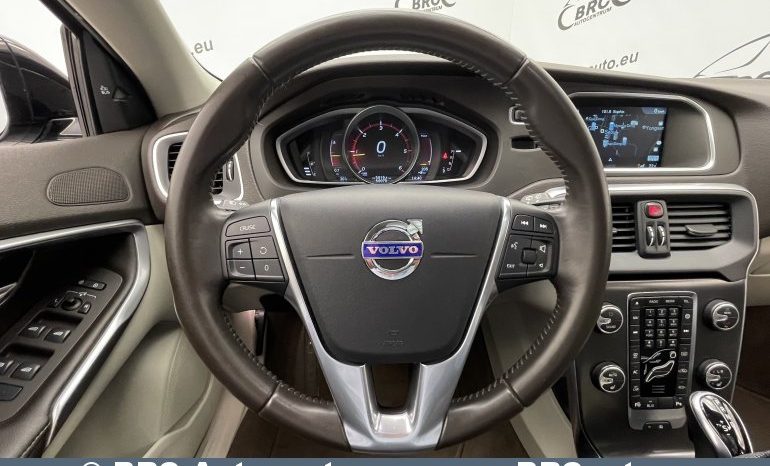 Volvo V40 Cross Country 2.0 Automatas 2016 full