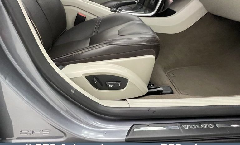 Volvo V40 Cross Country 2.0 Automatas 2016 full