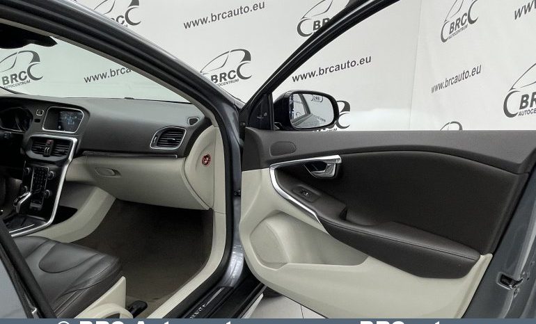 Volvo V40 Cross Country 2.0 Automatas 2016 full