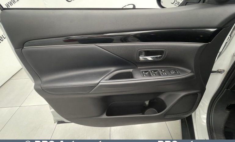 Mitsubishi Outlander 2.0 CVT 4WD Automatas 2019 full