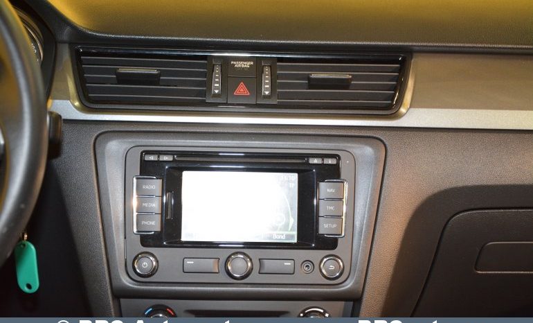 Skoda Rapid 1.6 TDI DSG Spaceback Ambiente 2013 full