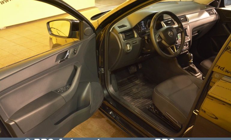 Skoda Rapid 1.6 TDI DSG Spaceback Ambiente 2013 full